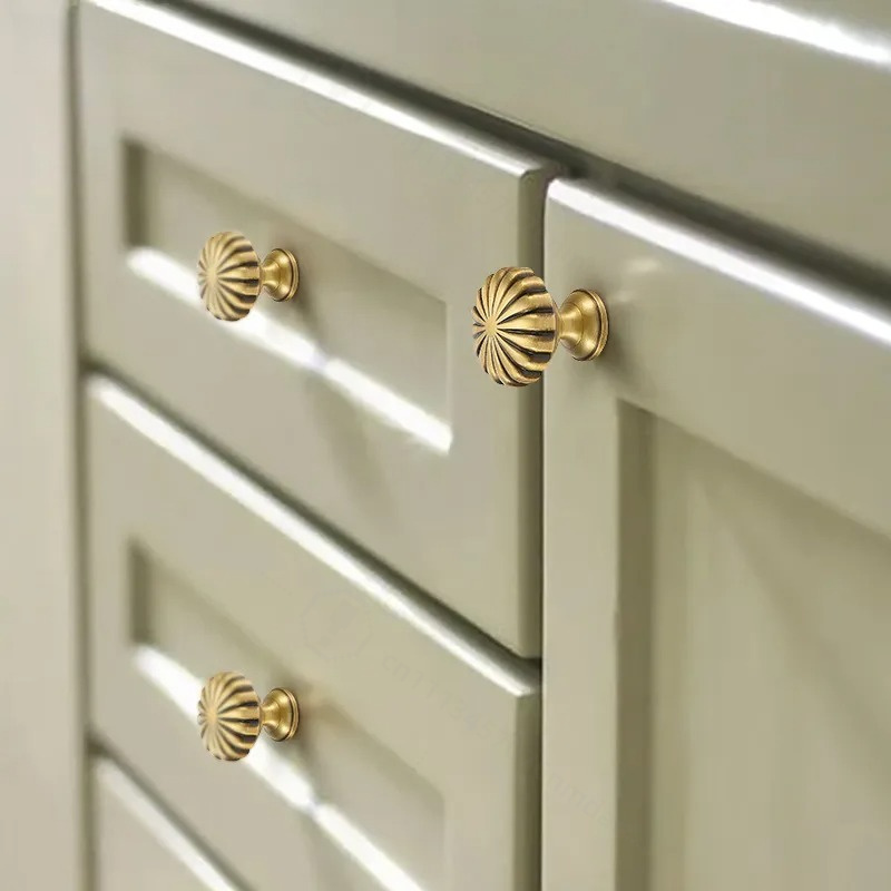 フランスのシンプルな真鍮ボールノブ、シングルホールハンドル、 - Furniture Hardware Drawer Pulls のレビューと価格