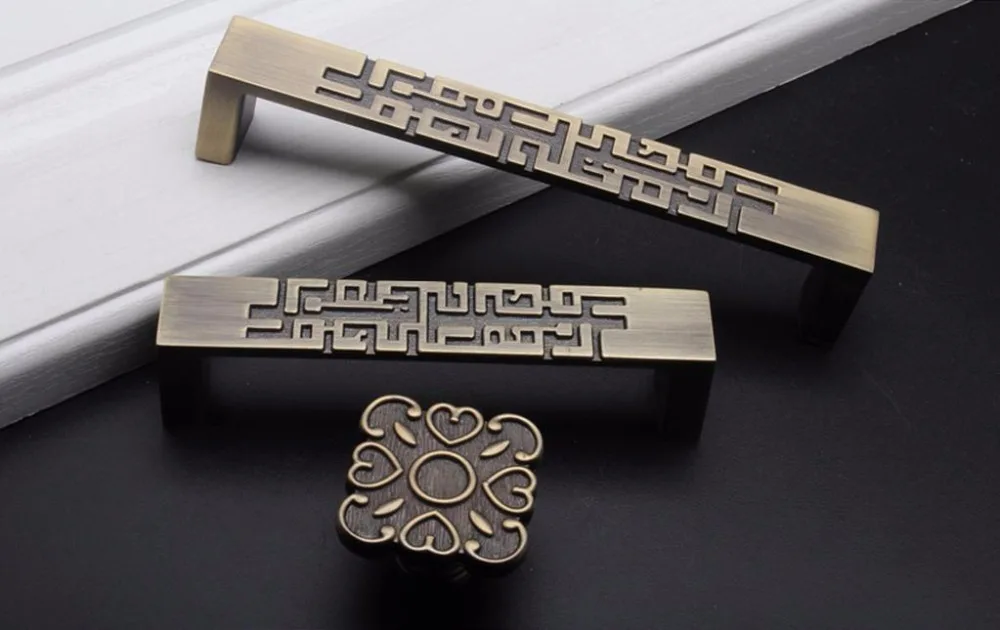 2 個中国風の引き出し引き出しプルハンドルブロンズユニークな - Unique Furniture Hardware Pulls のレビューと価格